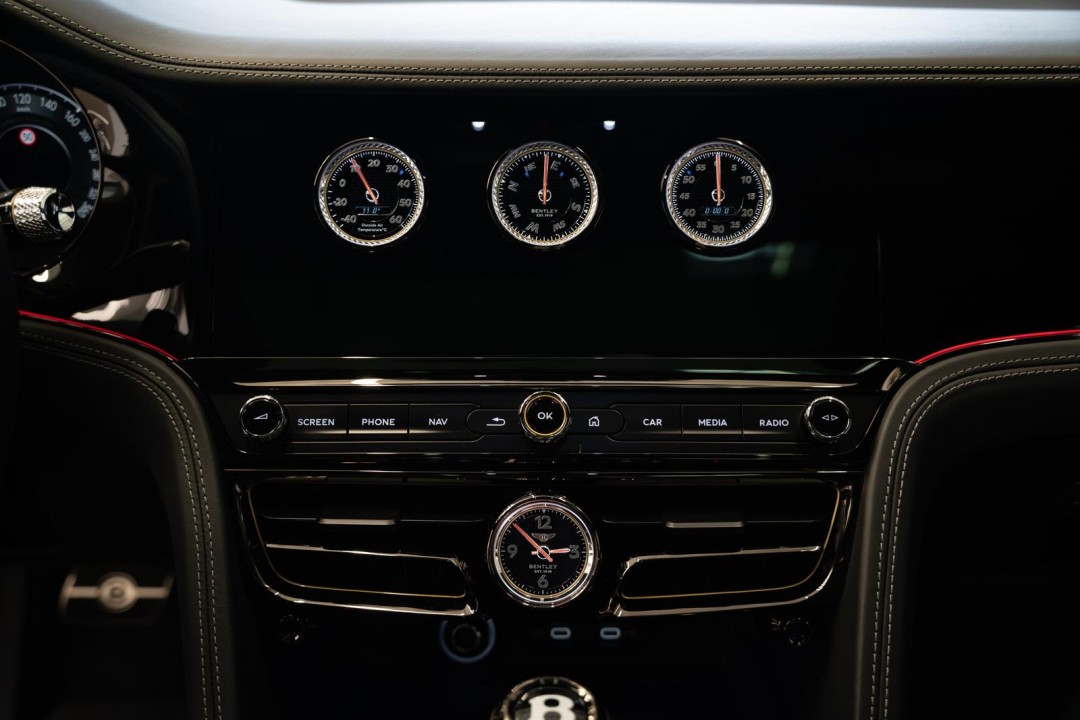 Bentley Flying Spur V8 Hybrid - foto 16