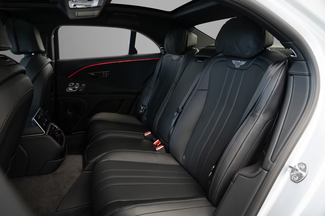 Bentley Flying Spur V8 Hybrid - foto 9