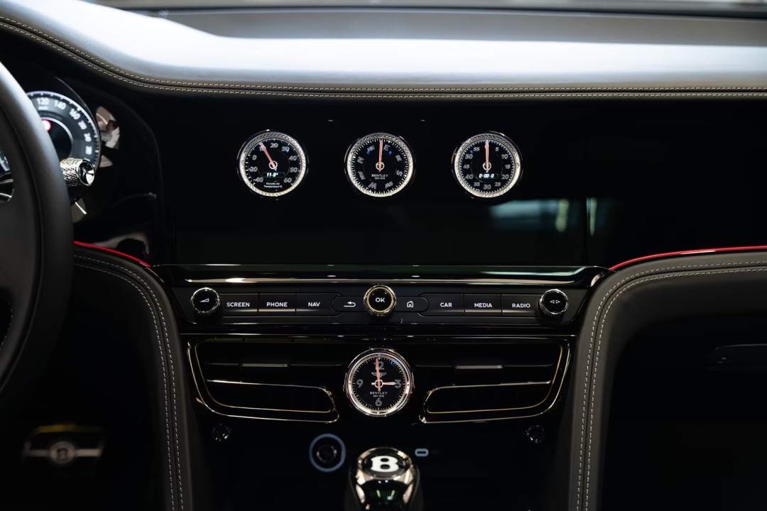 Bentley Flying Spur V8 Hybrid - foto 15
