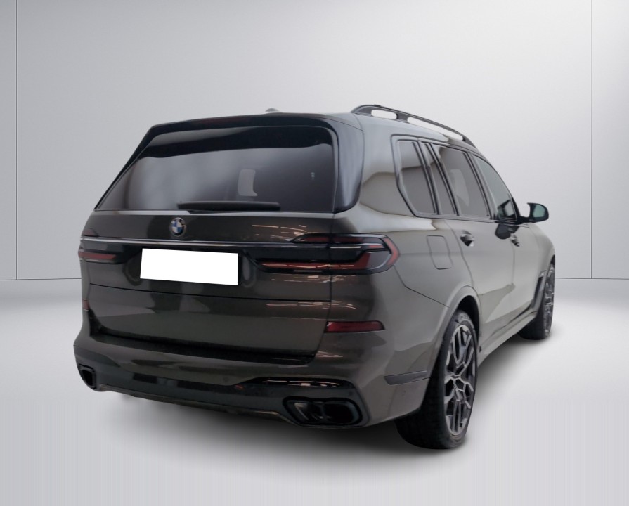 BMW X7 M60i (4)