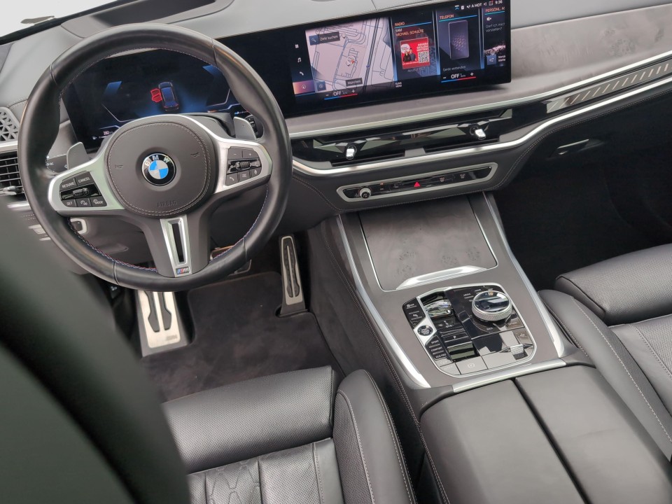 BMW X7 M60i - foto 6