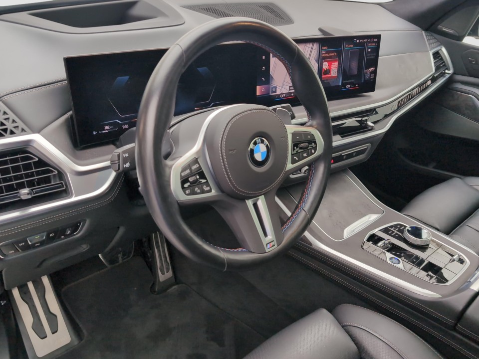 BMW X7 M60i - foto 7