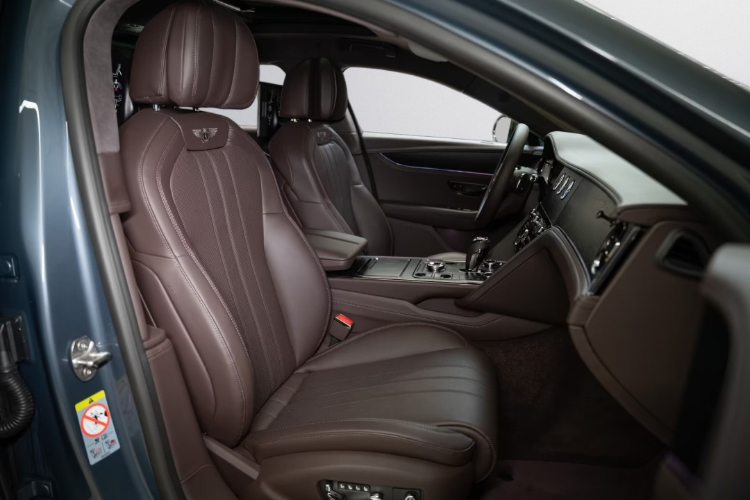 Bentley Flying Spur V8 Hybrid - foto 12