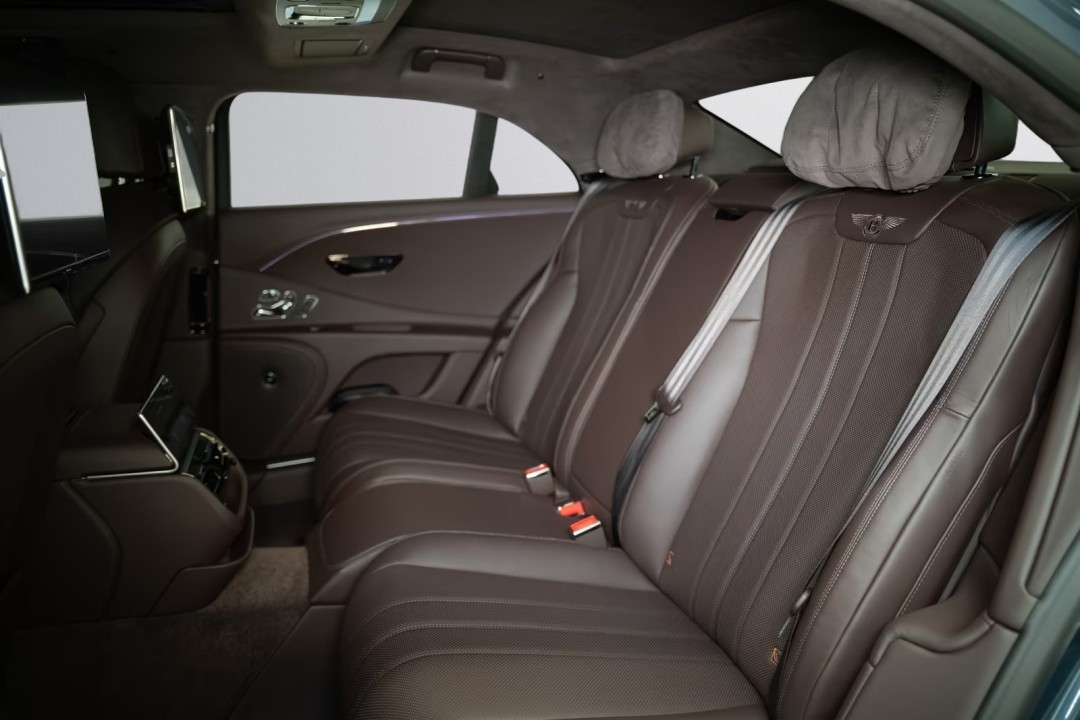 Bentley Flying Spur V8 Hybrid - foto 20