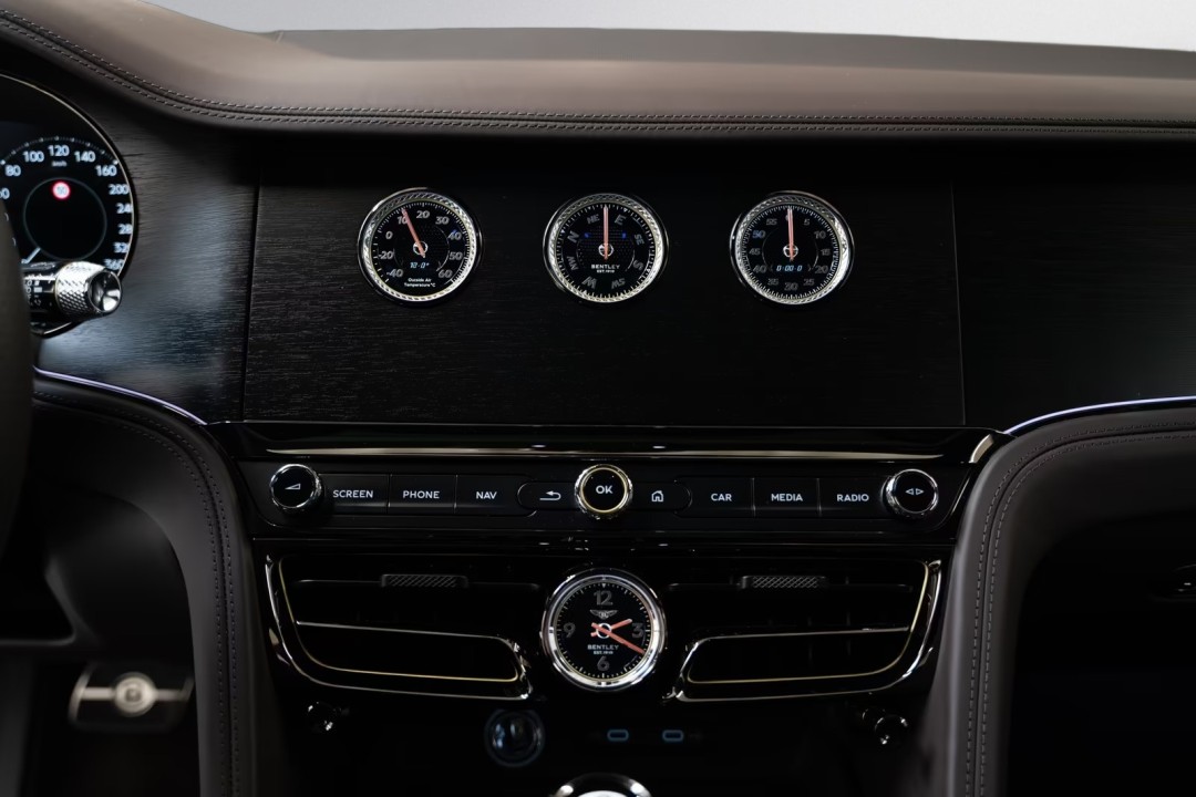 Bentley Flying Spur V8 Hybrid - foto 16