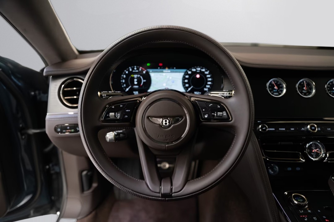 Bentley Flying Spur V8 Hybrid - foto 8