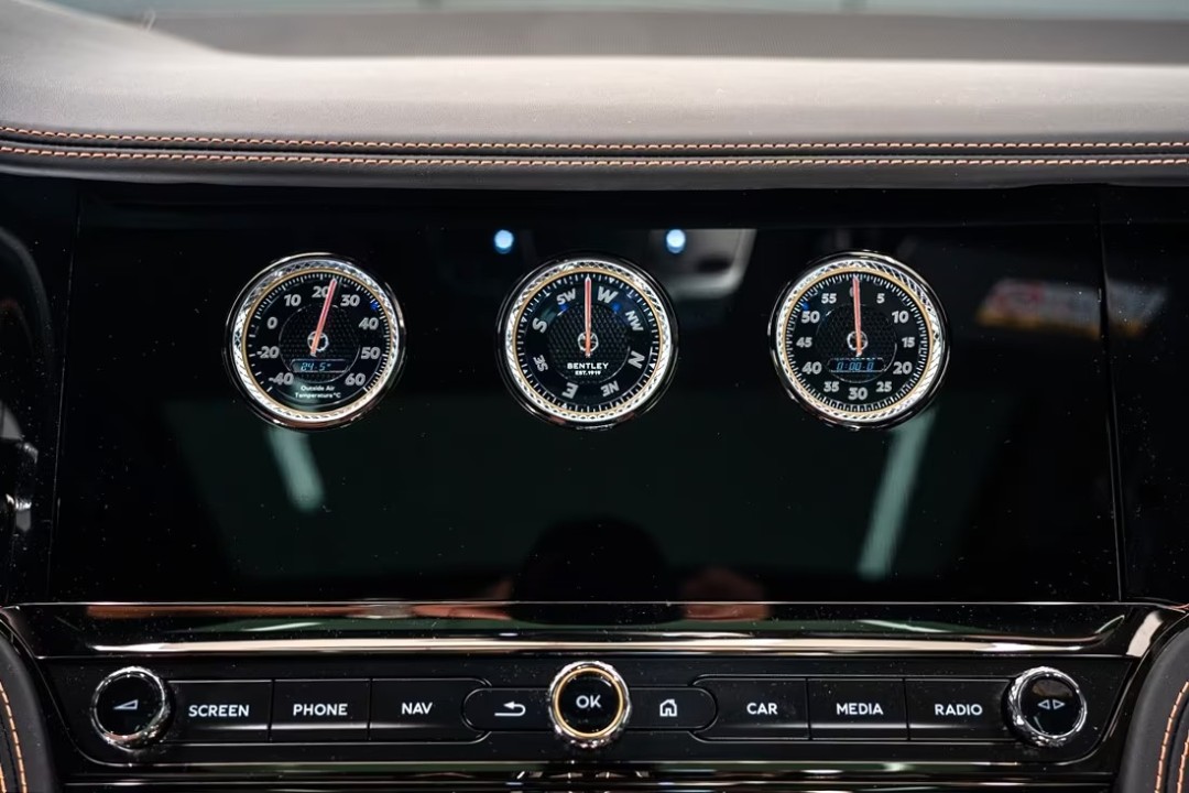 Bentley Flying Spur V8 Hybrid Black Edition - foto 18