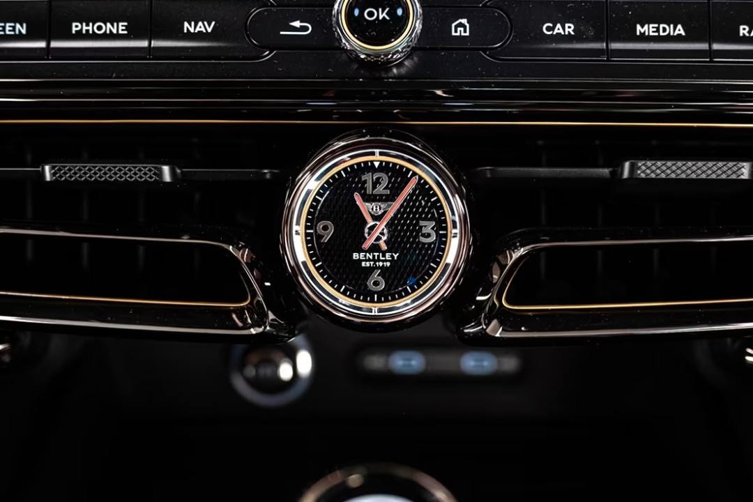 Bentley Flying Spur V8 Hybrid Black Edition - foto 19