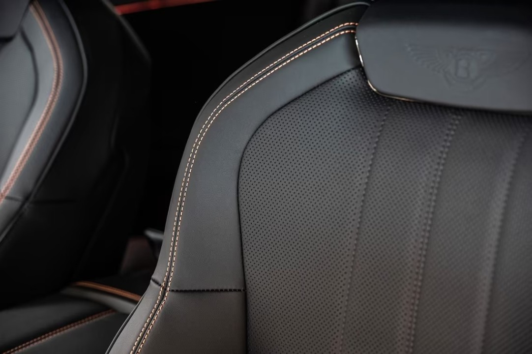 Bentley Flying Spur V8 Hybrid Black Edition - foto 23