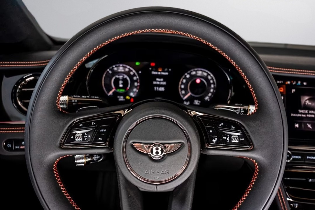 Bentley Flying Spur V8 Hybrid Black Edition - foto 11