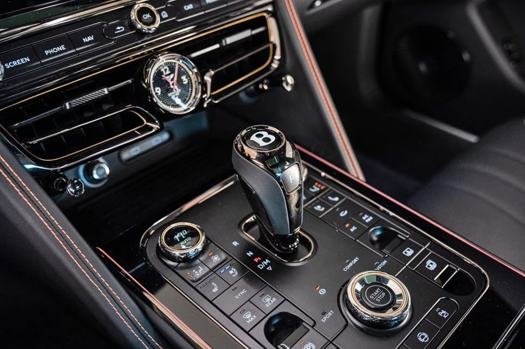 Bentley Flying Spur V8 Hybrid Black Edition - foto 14
