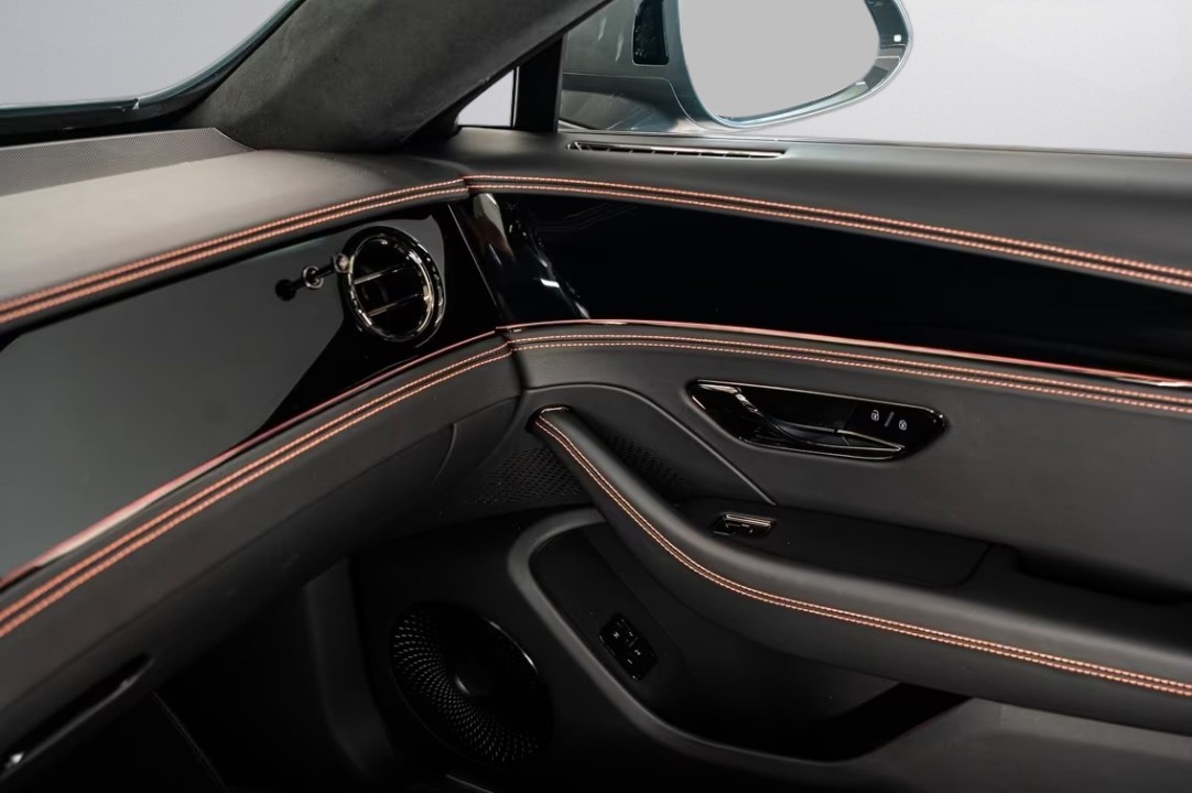 Bentley Flying Spur V8 Hybrid Black Edition - foto 27