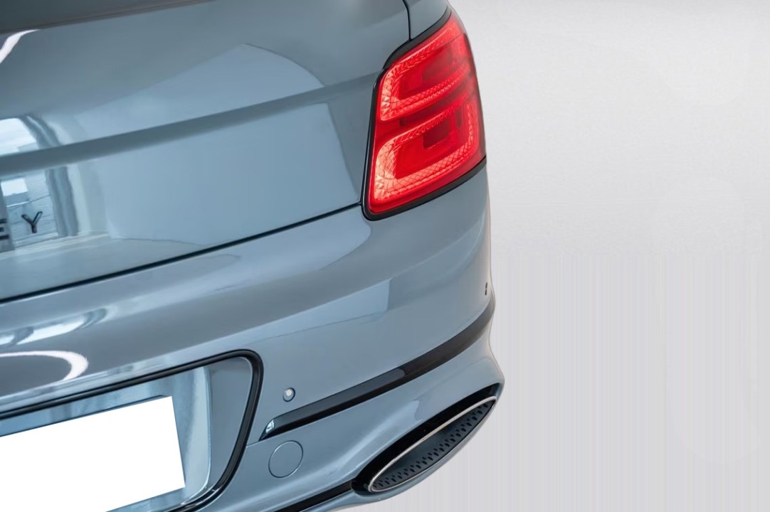 Bentley Flying Spur V8 Hybrid Black Edition - foto 40