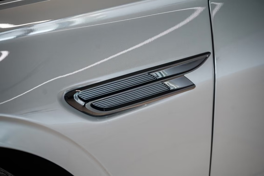 Bentley Flying Spur V8 Hybrid Black Edition - foto 35