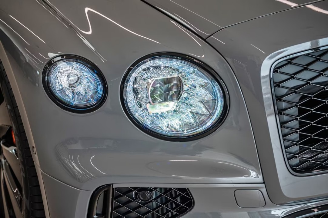 Bentley Flying Spur V8 Hybrid Black Edition - foto 39