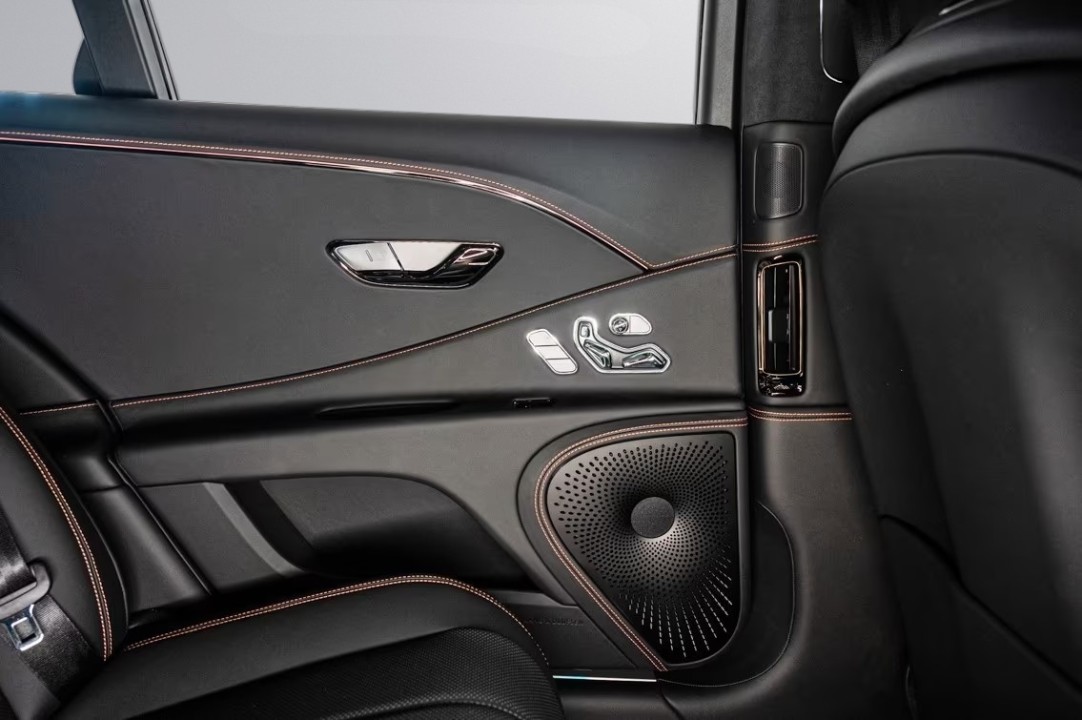 Bentley Flying Spur V8 Hybrid Black Edition - foto 28