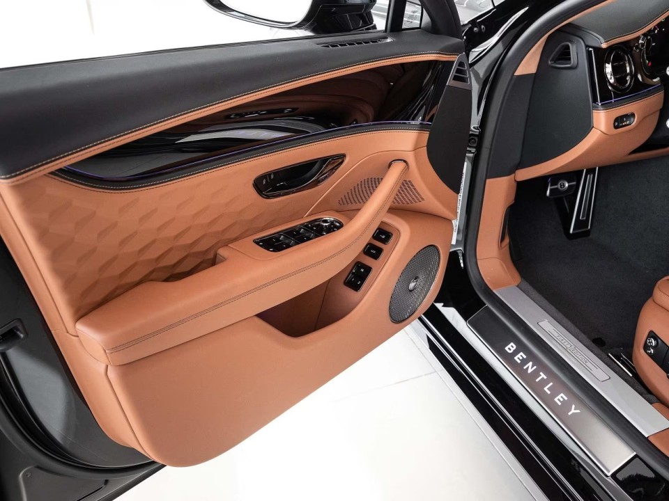 Bentley Flying Spur Speed - foto 18