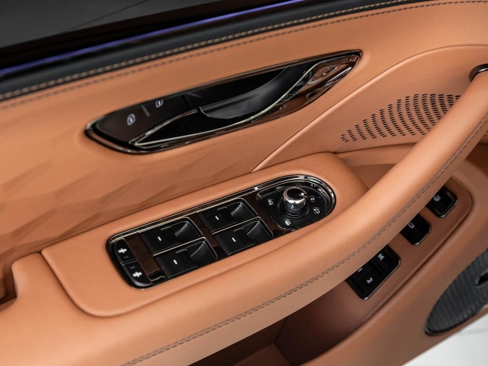 Bentley Flying Spur Speed - foto 17