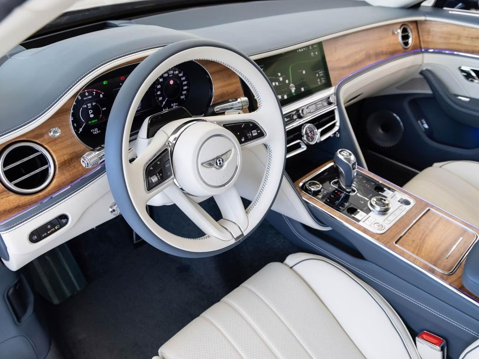 Bentley Flying Spur V8 Hybrid - foto 7