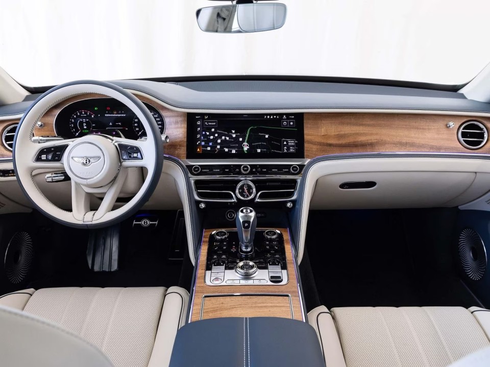 Bentley Flying Spur V8 Hybrid - foto 8