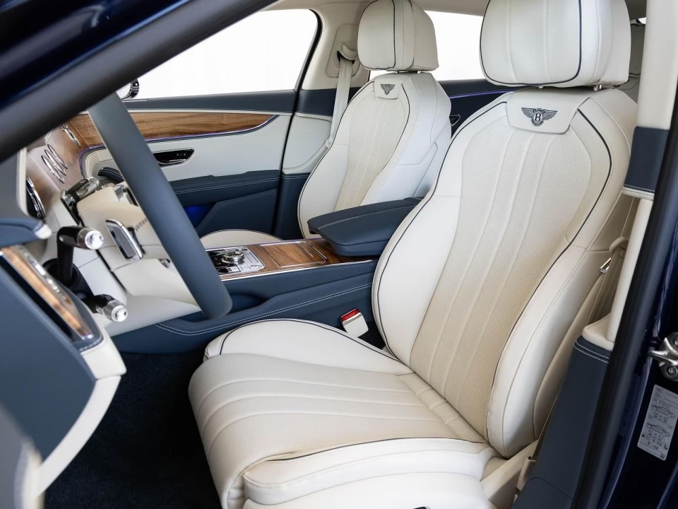 Bentley Flying Spur V8 Hybrid - foto 11