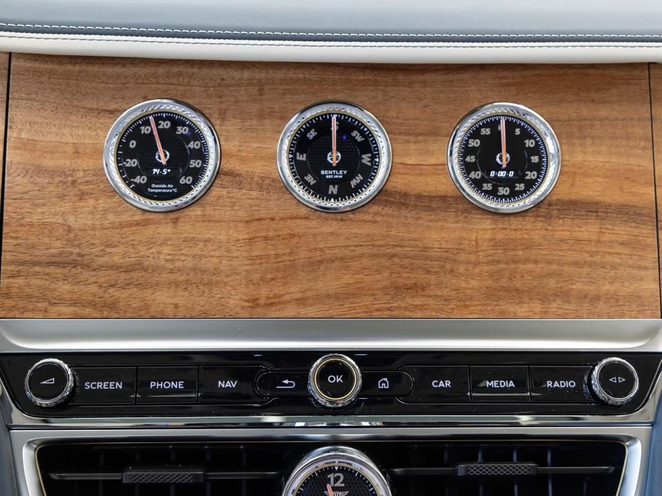 Bentley Flying Spur V8 Hybrid - foto 14