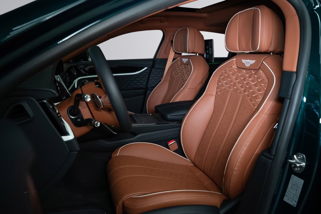 Bentley Flying Spur Mulliner - foto 12