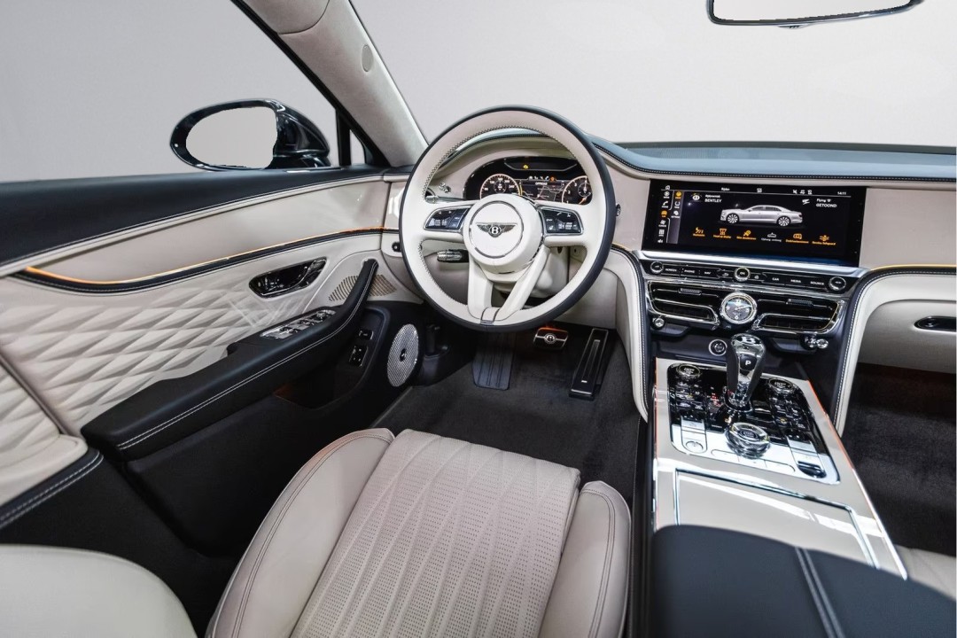 Bentley Flying Spur Azure V8 - foto 9