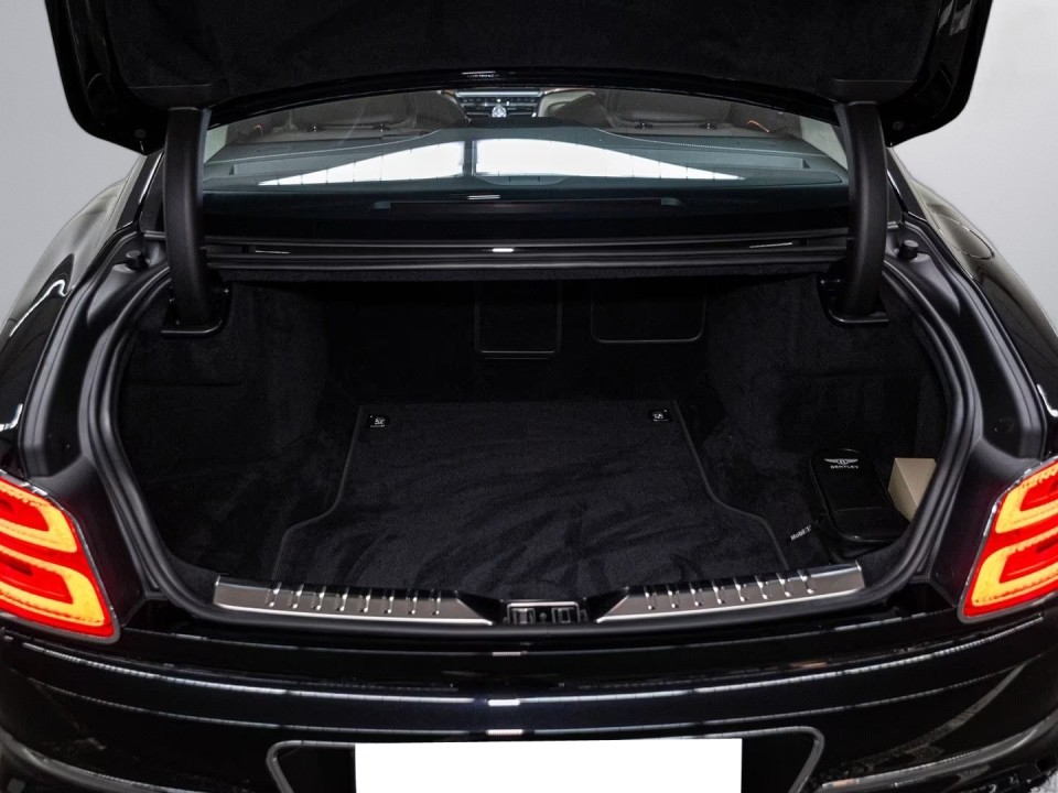 Bentley Flying Spur Azure V8 - foto 44