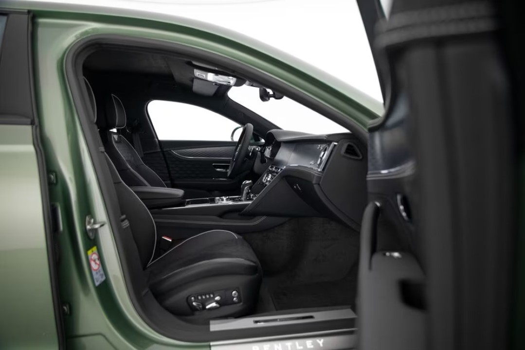 Bentley Flying Spur Speed V8 - foto 10