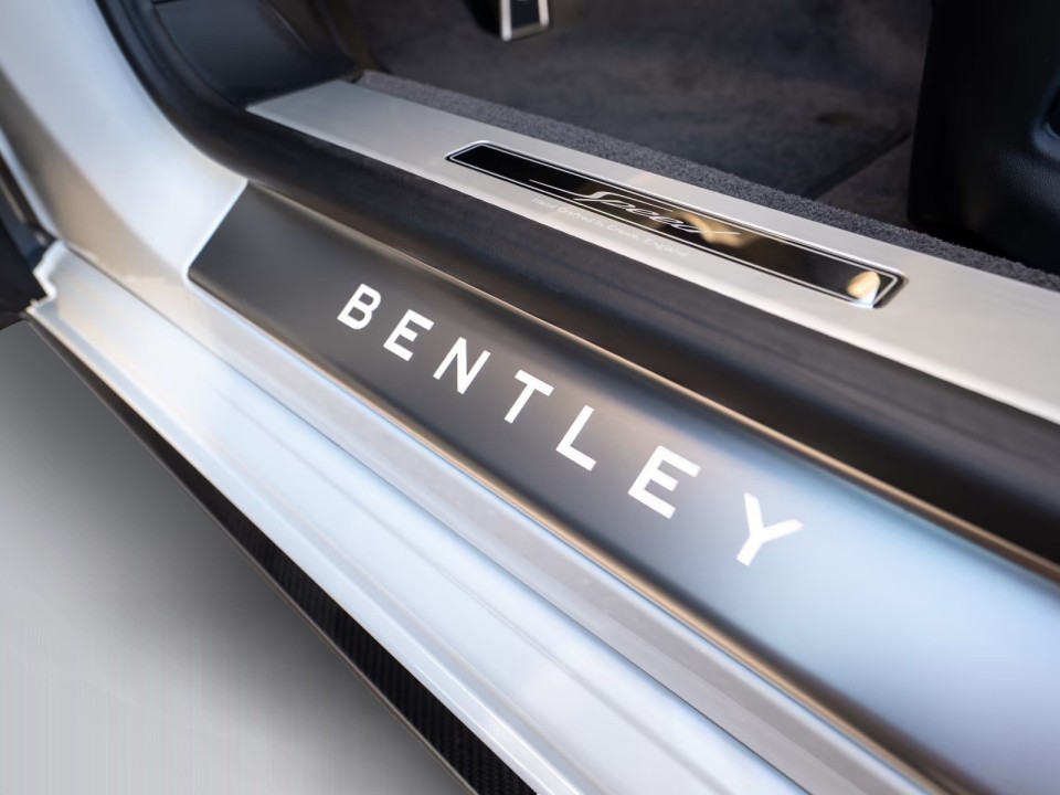 Bentley Flying Spur Speed V8 - foto 32