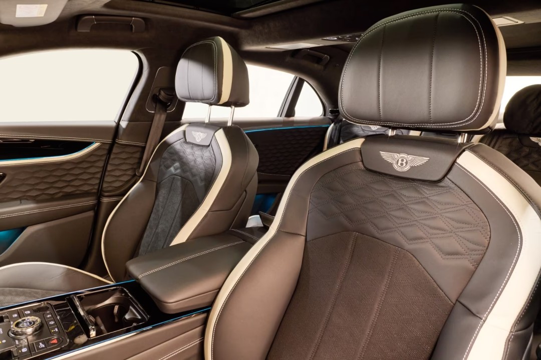 Bentley Flying Spur Speed V8 - foto 11