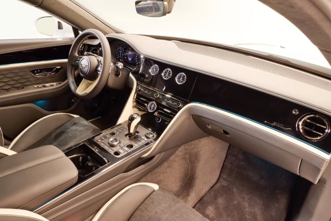 Bentley Flying Spur Speed V8 - foto 10