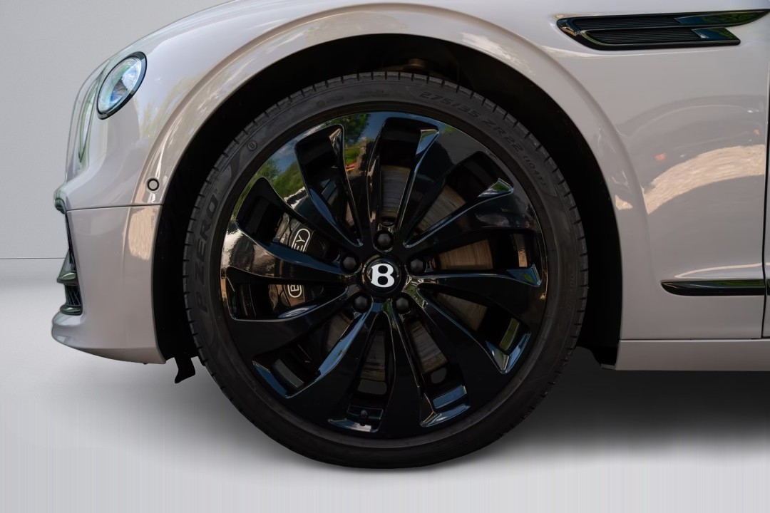 Bentley Flying Spur V8 - foto 25