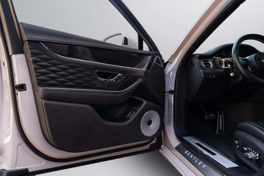 Bentley Flying Spur V8 - foto 21