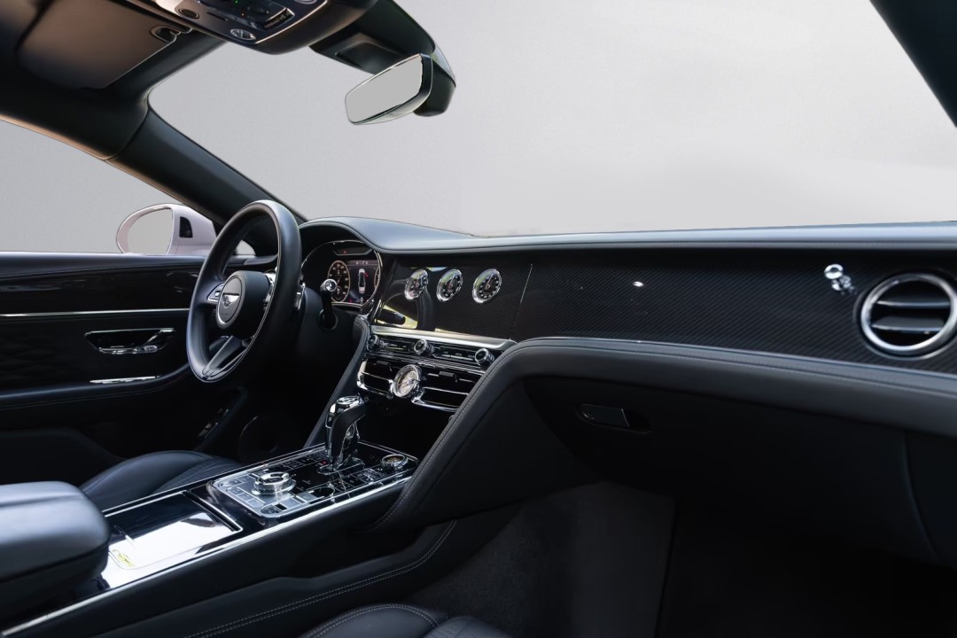 Bentley Flying Spur V8 - foto 11