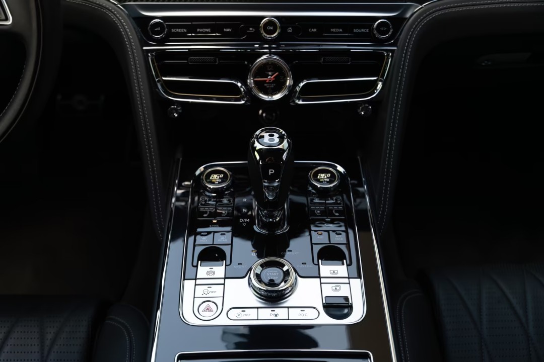 Bentley Flying Spur V8 - foto 14