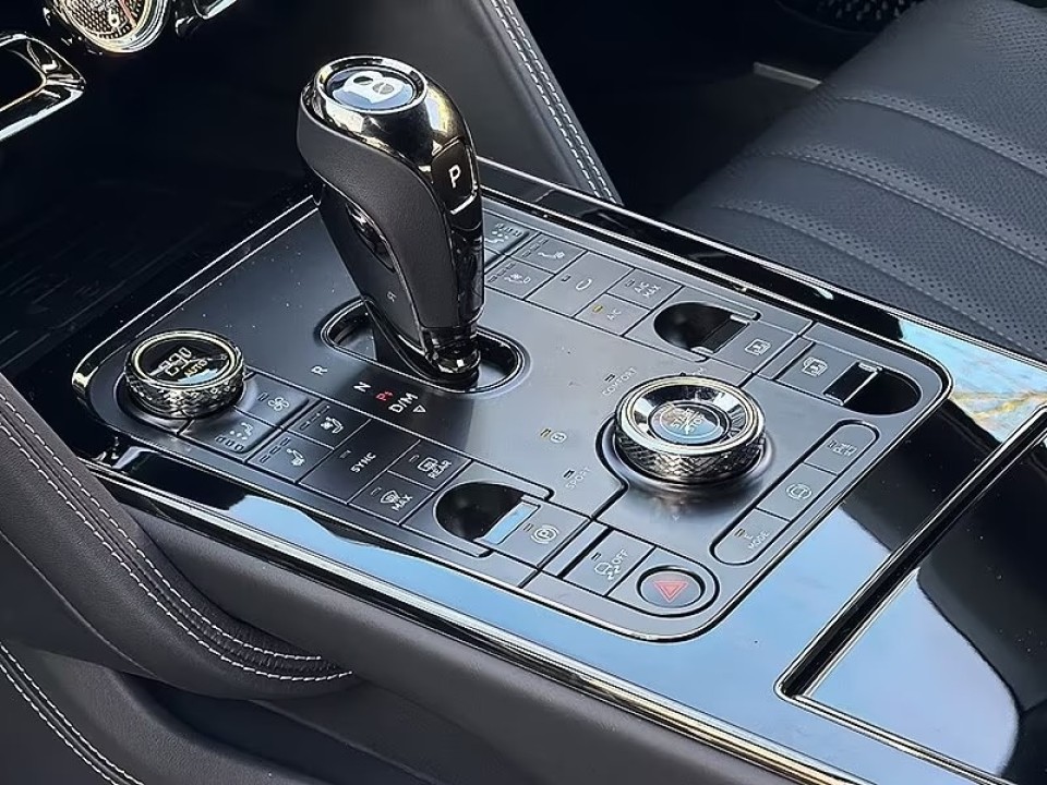 Bentley Flying Spur V8 Hybrid - foto 10
