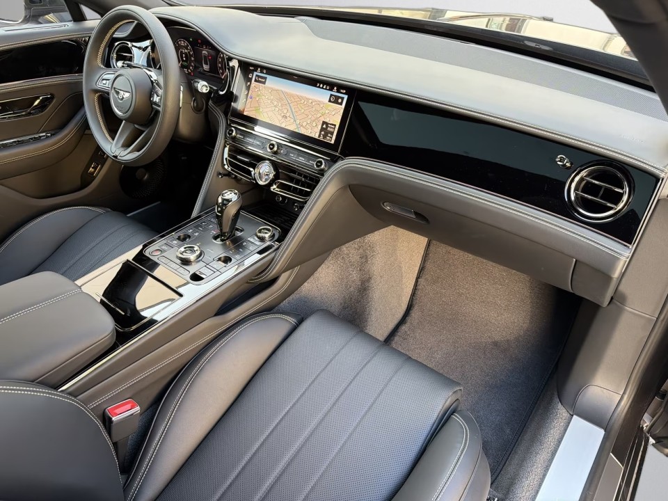 Bentley Flying Spur V8 Hybrid - foto 7
