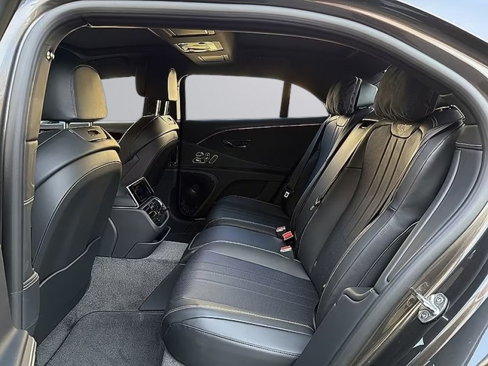 Bentley Flying Spur V8 Hybrid - foto 13