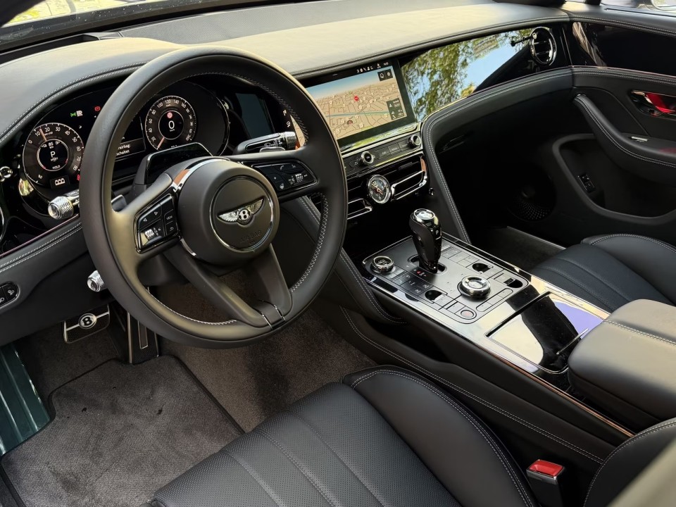 Bentley Flying Spur V8 Hybrid - foto 11
