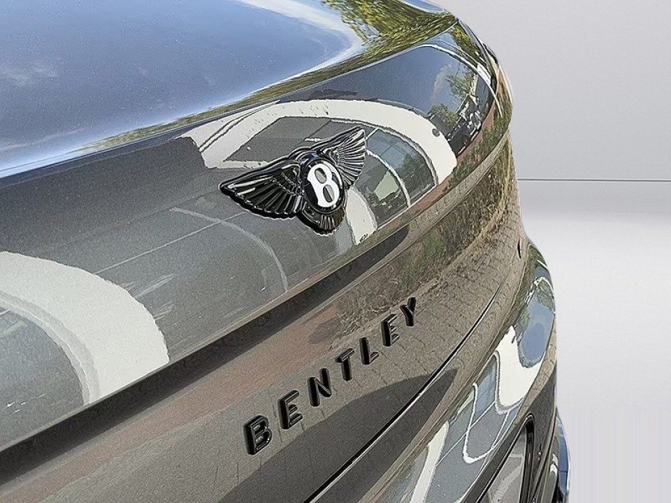 Bentley Flying Spur V8 Hybrid - foto 18