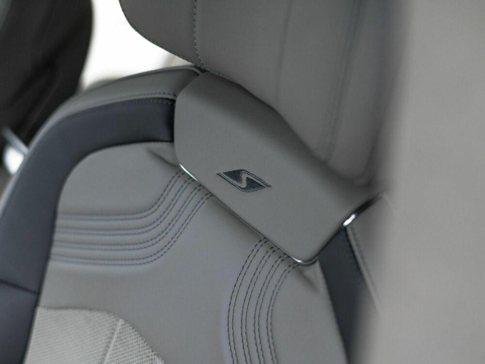 Bentley Flying Spur S V8 - foto 20