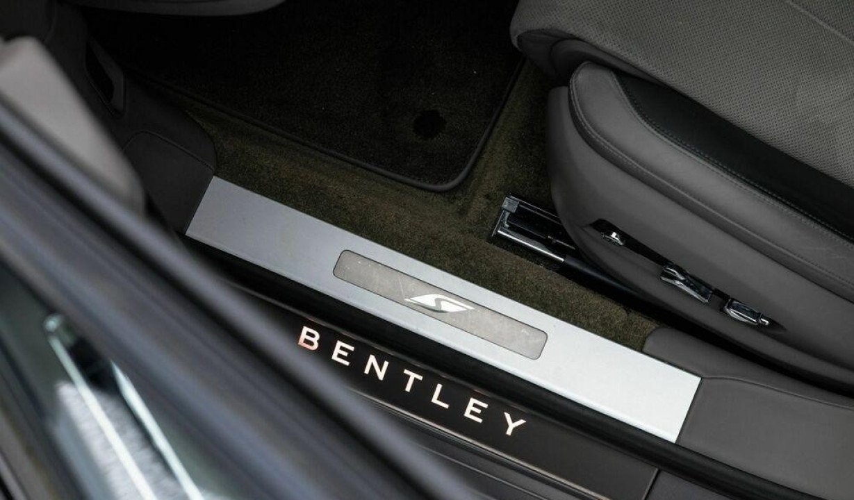 Bentley Flying Spur S V8 - foto 25