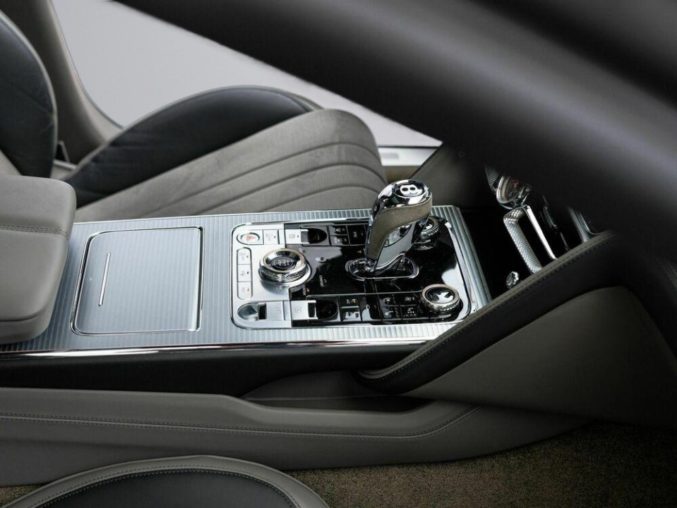 Bentley Flying Spur S V8 - foto 30