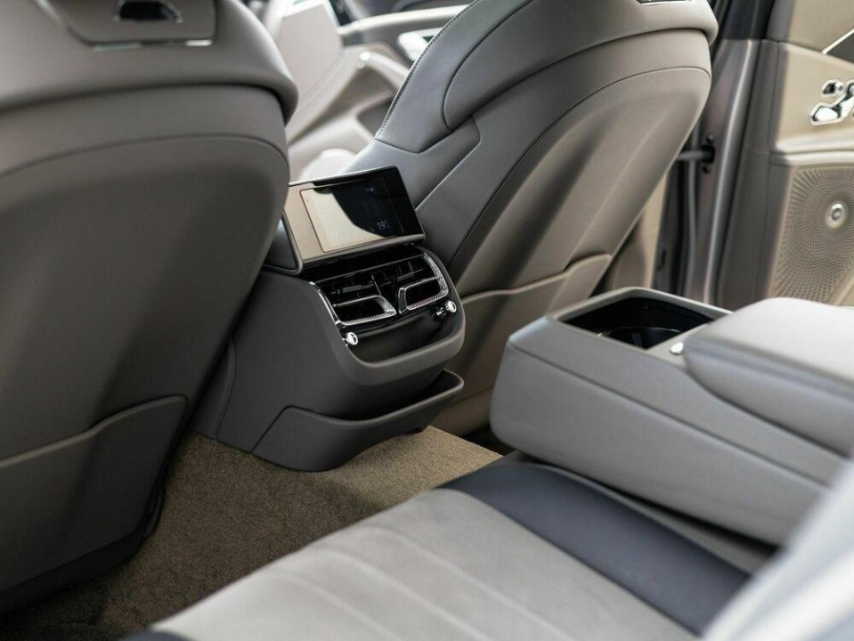 Bentley Flying Spur S V8 - foto 12
