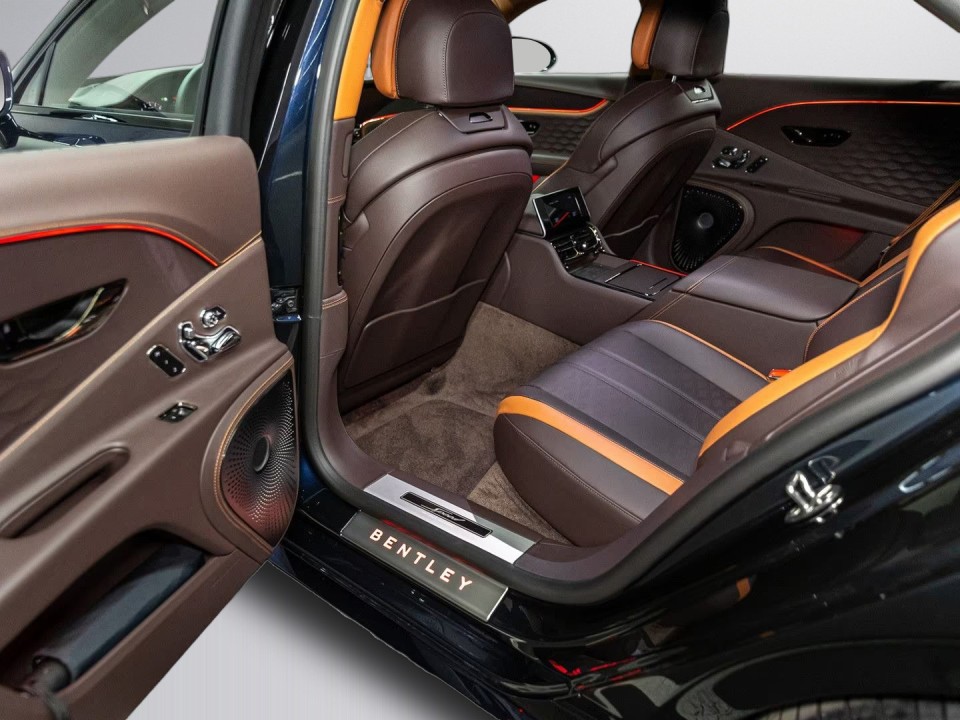 Bentley Flying Spur Speed - foto 11