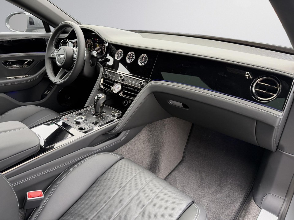 Bentley Flying Spur V8 Hybrid - foto 13