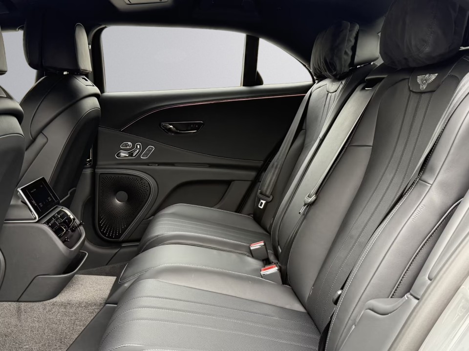 Bentley Flying Spur V8 Hybrid - foto 11