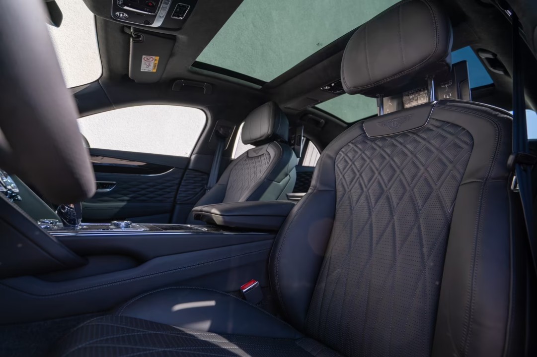 Bentley Flying Spur Azure V8 - foto 8